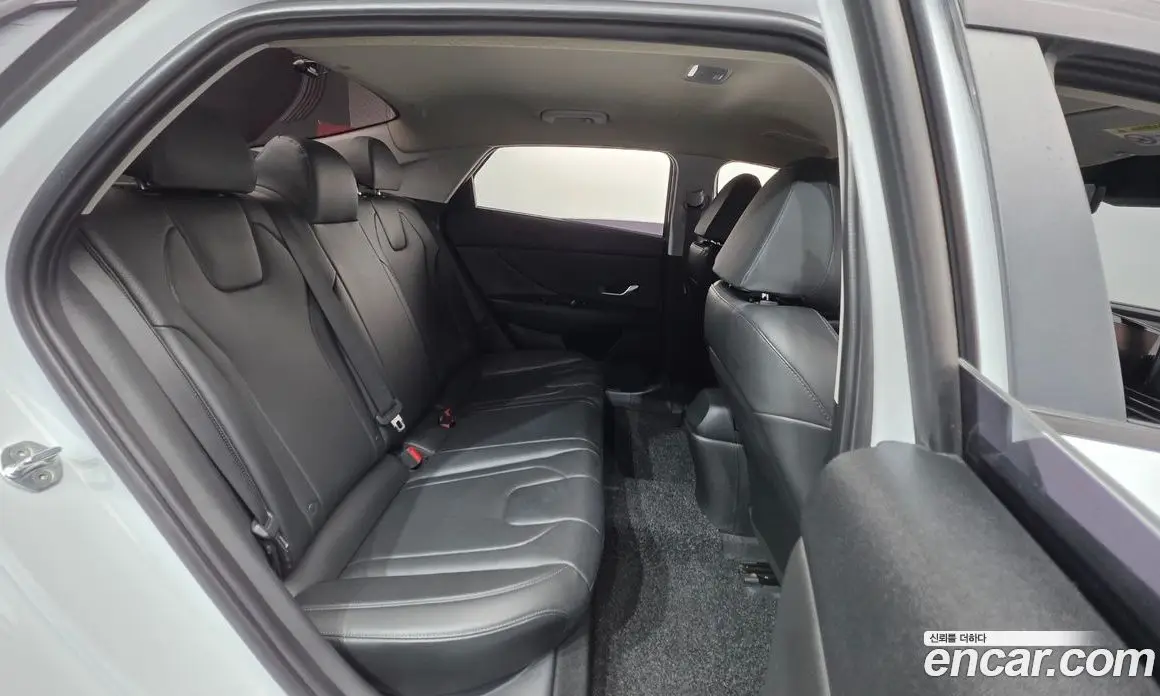 Hyundai Avante 2021 1.6 автомат (гидро), фото 18