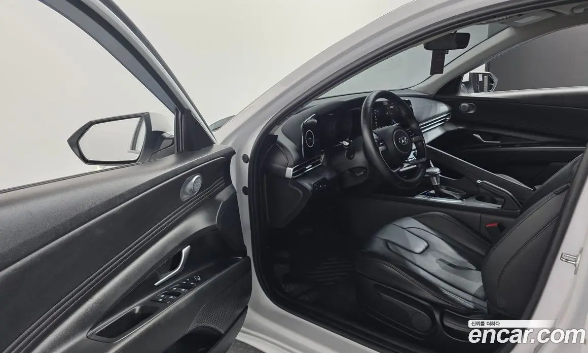 Hyundai Avante 2021 1.6 автомат (гидро), фото 10