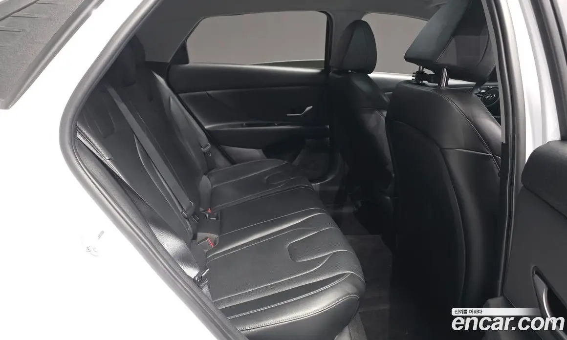 Hyundai Avante 2021 1.6 автомат (гидро), фото 12