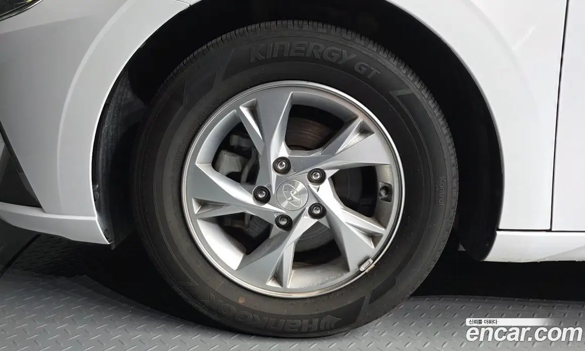 Hyundai Avante 2021 1.6 автомат (гидро), фото 5