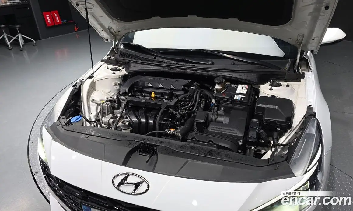 Hyundai Avante 2021 1.6 автомат (гидро), фото 6