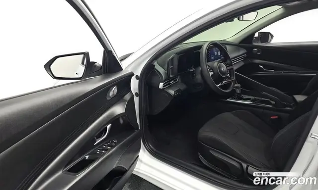 Hyundai Avante 2022 1.6 автомат (гидро), миниатюра 10 Hyundai Avante 2022 1.6 автомат (гидро), миниатюра 10