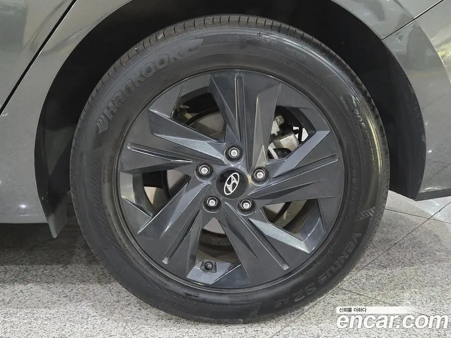 Hyundai Avante 2022 1.6 автомат (гидро), фото 20