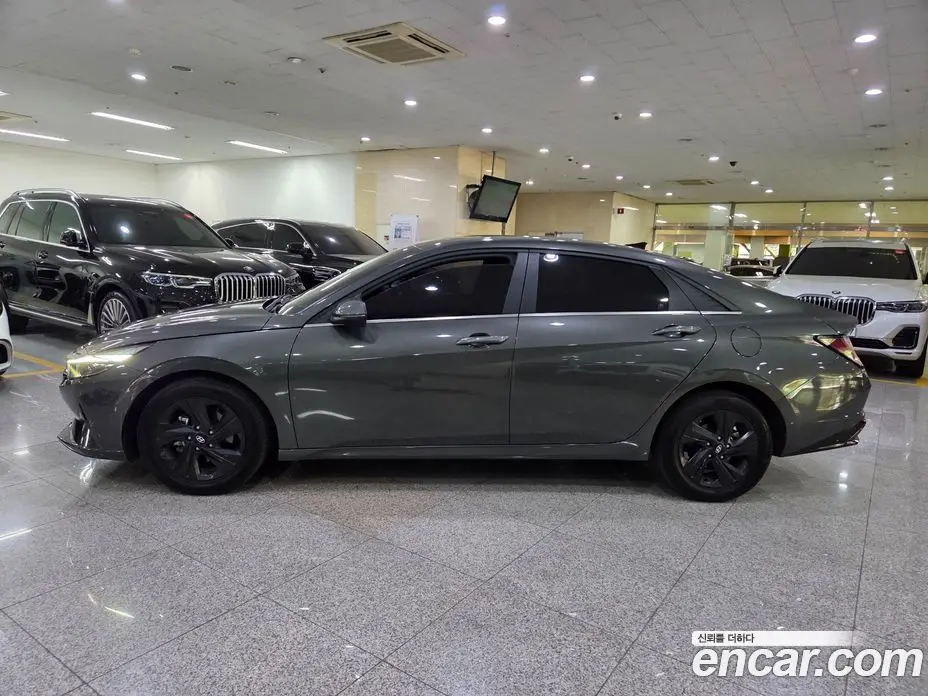 Hyundai Avante 2022 1.6 автомат (гидро), фото 3