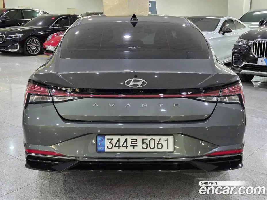 Hyundai Avante 2022 1.6 автомат (гидро), фото 4