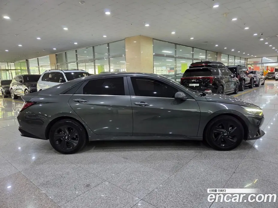 Hyundai Avante 2022 1.6 автомат (гидро), фото 5