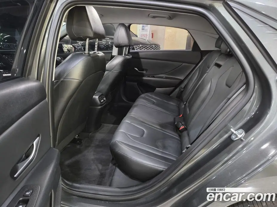 Hyundai Avante 2022 1.6 автомат (гидро), фото 7