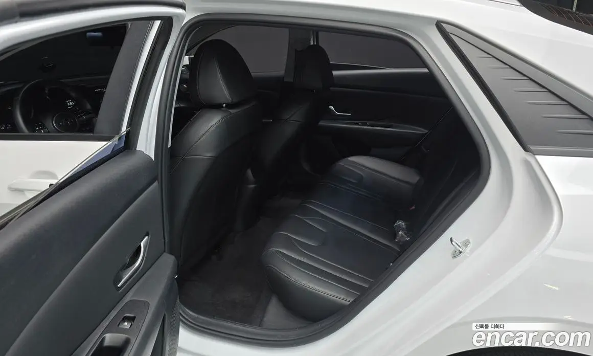 Hyundai Avante 2023 1.6 автомат (гидро), фото 17 Hyundai Avante 2023 1.6 автомат (гидро), фото 17