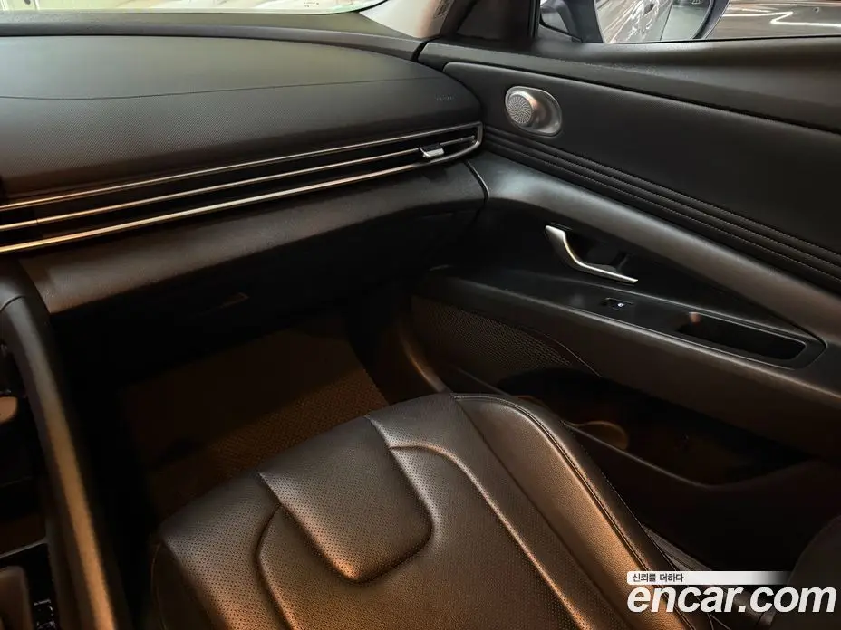 Hyundai Avante 2023 1.6 автомат (гидро), фото 14