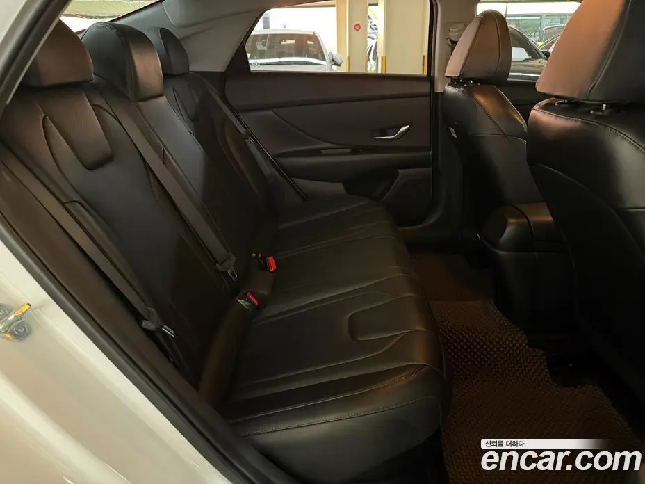 Hyundai Avante 2023 1.6 автомат (гидро), фото 16