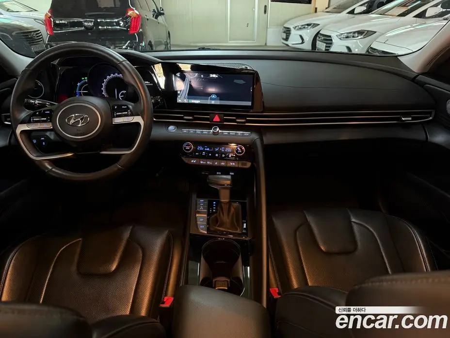 Hyundai Avante 2023 1.6 автомат (гидро), фото 17