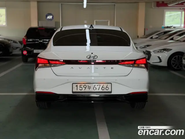 Hyundai Avante 2023 1.6 автомат (гидро), миниатюра 4