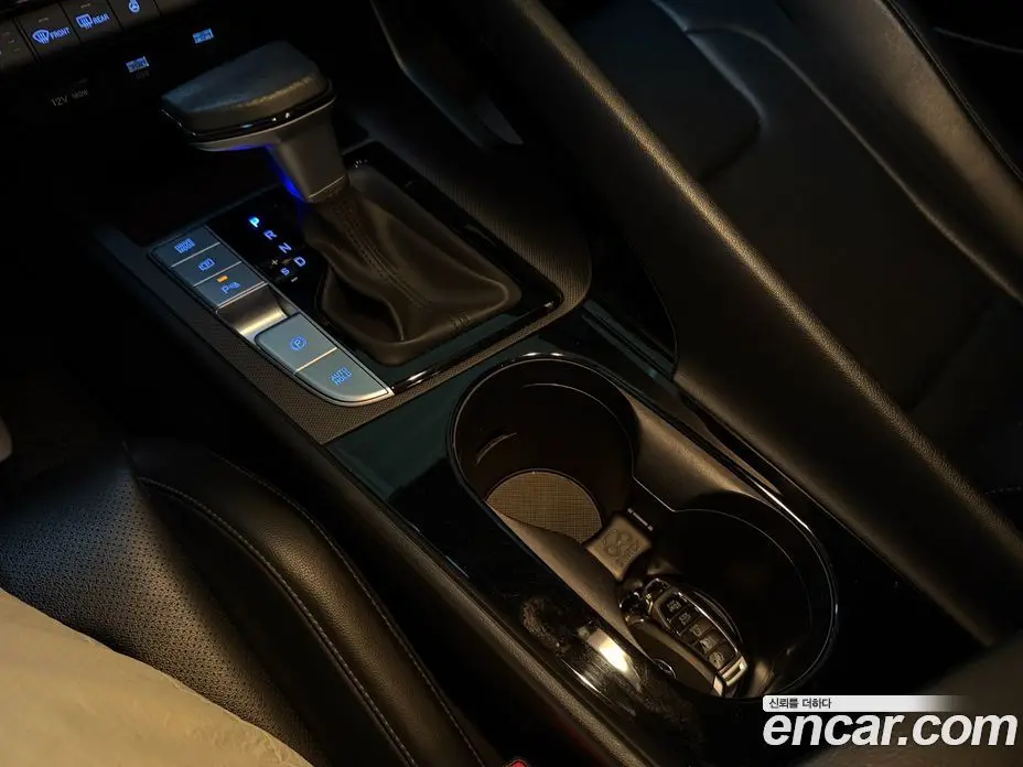 Hyundai Avante 2023 1.6 автомат (гидро), фото 10