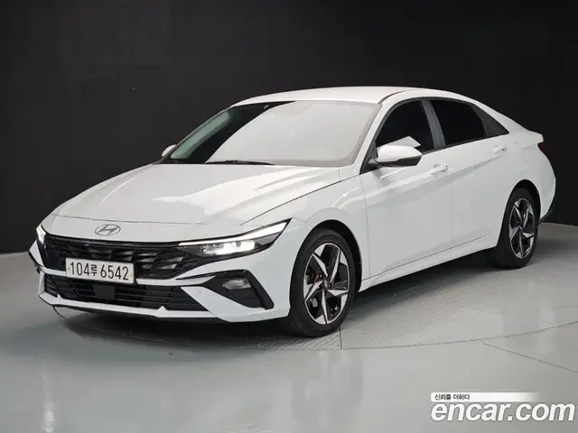 Hyundai Avante, 2023, 98 179 км