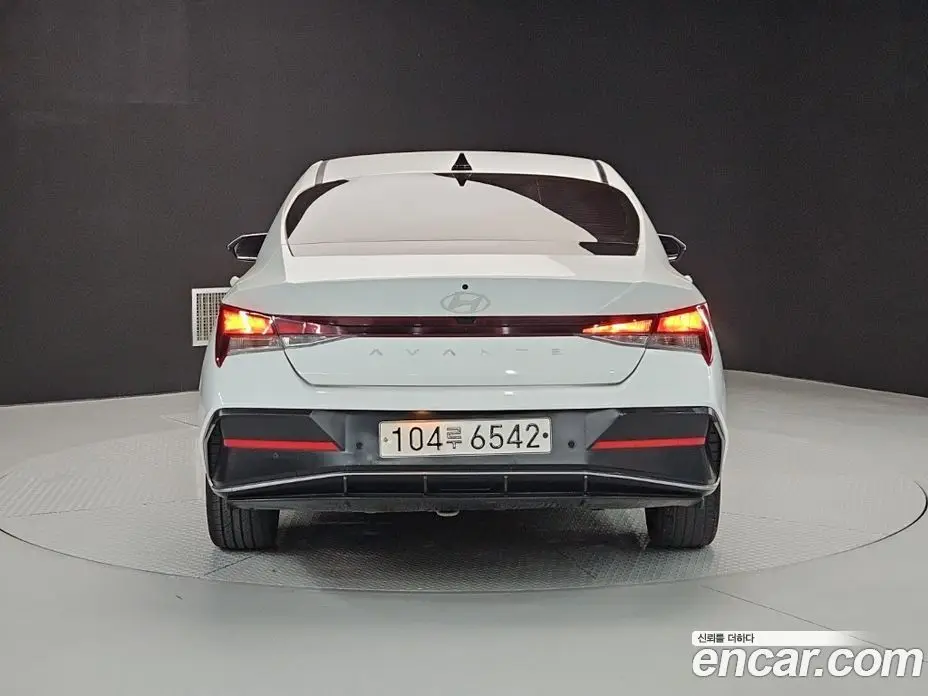 Hyundai Avante 2023 1.6 автомат (гидро), фото 3