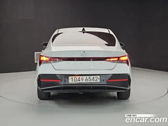 Hyundai Avante 2023 1.6 автомат (гидро), миниатюра 3