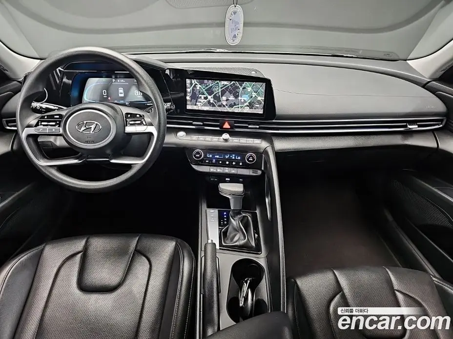 Hyundai Avante 2023 1.6 автомат (гидро), фото 7