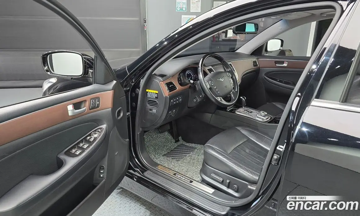 Hyundai Genesis 2012 3.8 автомат (гидро), фото 13