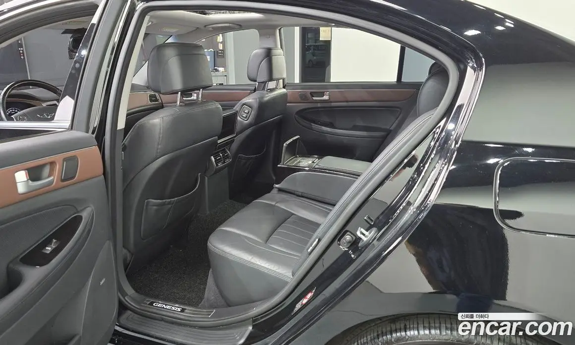 Hyundai Genesis 2012 3.8 автомат (гидро), фото 16