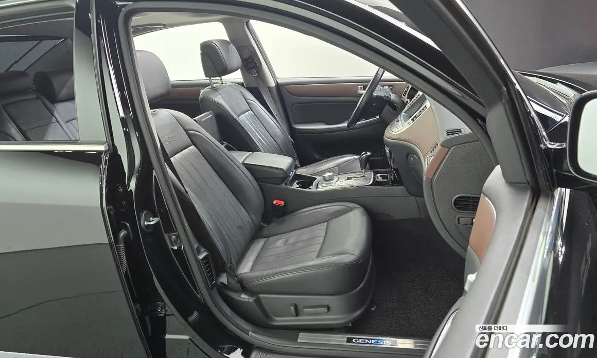Hyundai Genesis 2012 3.8 автомат (гидро), фото 17