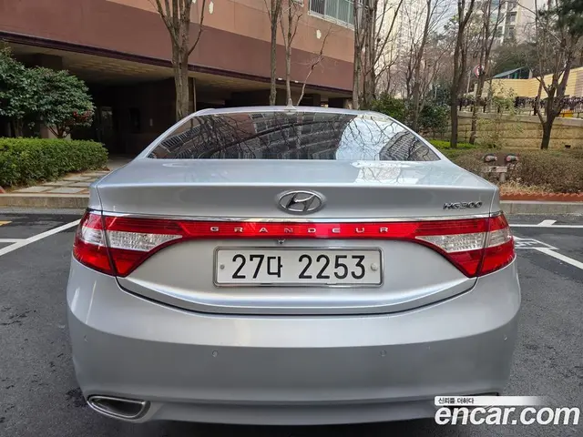 Hyundai Grandeur 2011 3.0 автомат (гидро), миниатюра 7