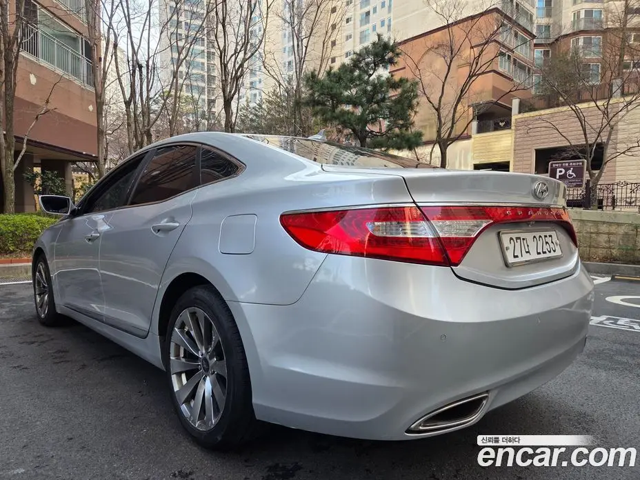 Hyundai Grandeur 2011 3.0 автомат (гидро), фото 8