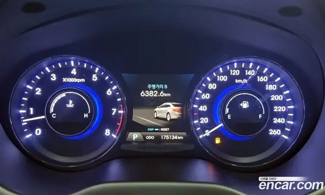 Hyundai Grandeur 2013 2.4 автомат (гидро), миниатюра 8