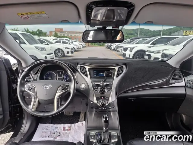 Hyundai Grandeur 2014 3.0 автомат (гидро), миниатюра 9