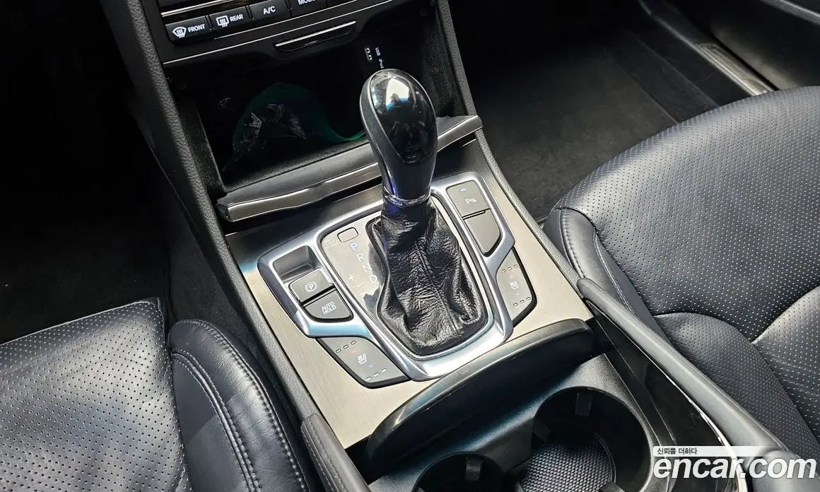 Hyundai Grandeur 2014 2.4 автомат (гидро), фото 12 Hyundai Grandeur 2014 2.4 автомат (гидро), фото 12