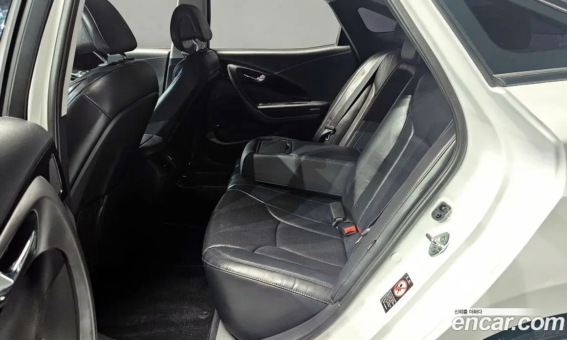 Hyundai Grandeur 2014 2.4 автомат (гидро), фото 18 Hyundai Grandeur 2014 2.4 автомат (гидро), фото 18