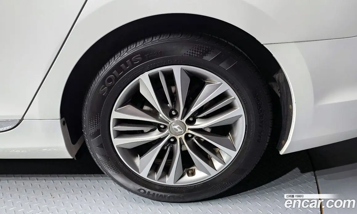 Hyundai Grandeur 2014 2.4 автомат (гидро), фото 7 Hyundai Grandeur 2014 2.4 автомат (гидро), фото 7