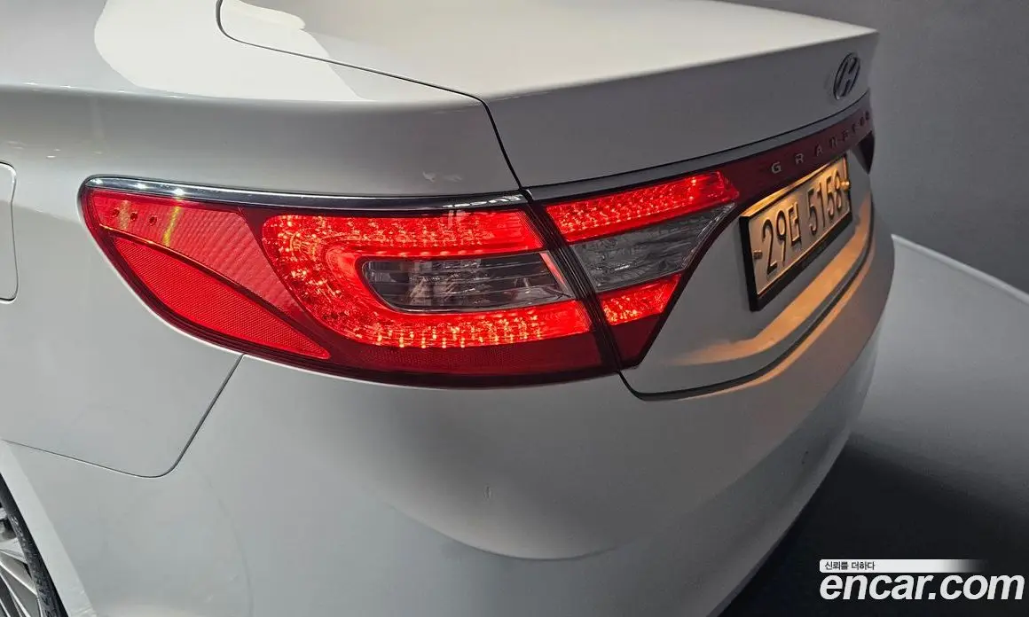 Hyundai Grandeur 2014 2.4 автомат (гидро), фото 9 Hyundai Grandeur 2014 2.4 автомат (гидро), фото 9