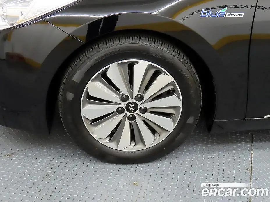 Hyundai Grandeur 2014 2.4 автомат (гидро), фото 20 Hyundai Grandeur 2014 2.4 автомат (гидро), фото 20