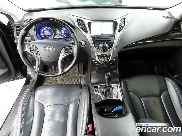 Hyundai Grandeur 2014 2.4 автомат (гидро), миниатюра 7 Hyundai Grandeur 2014 2.4 автомат (гидро), миниатюра 7