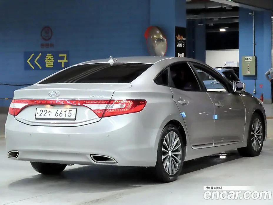 Hyundai Grandeur 2014 3.0 автомат (гидро), фото 4 Hyundai Grandeur 2014 3.0 автомат (гидро), фото 4