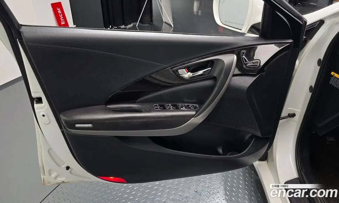 Hyundai Grandeur 2015 2.4 автомат (гидро), фото 13