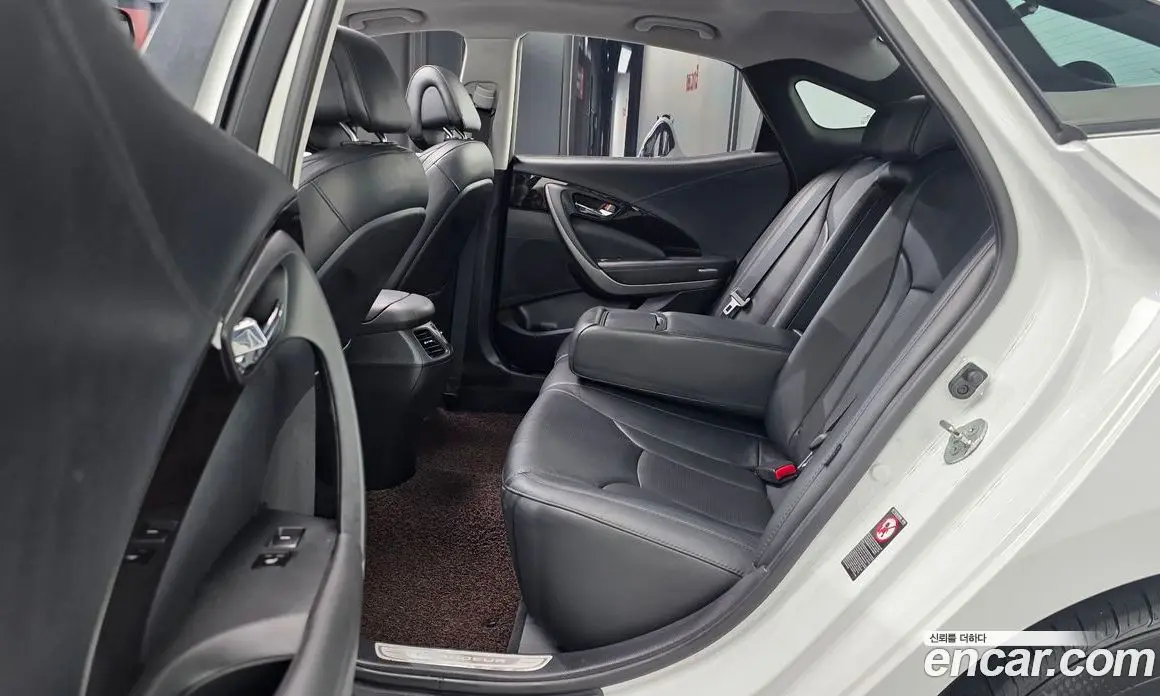 Hyundai Grandeur 2015 2.4 автомат (гидро), фото 17