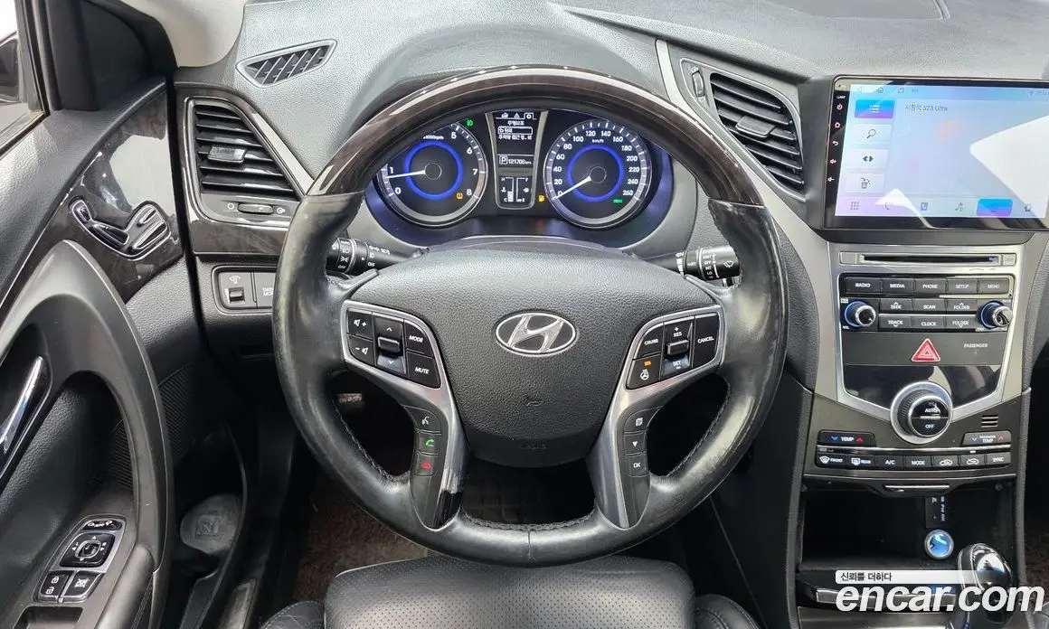 Hyundai Grandeur 2015 2.4 автомат (гидро), фото 18