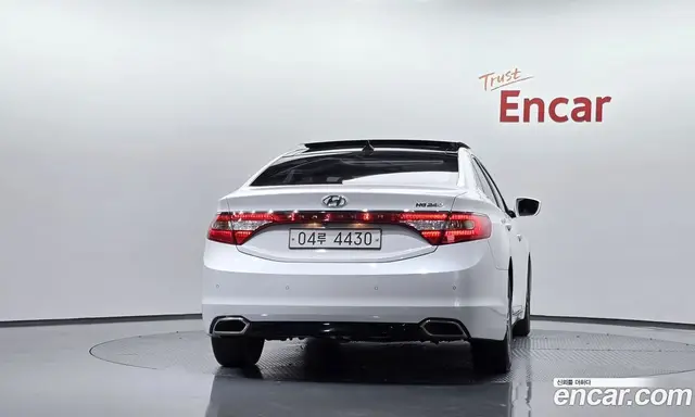 Hyundai Grandeur 2015 2.4 автомат (гидро), миниатюра 3