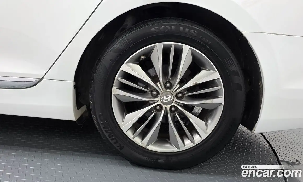 Hyundai Grandeur 2015 2.4 автомат (гидро), фото 6