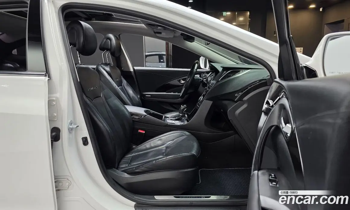 Hyundai Grandeur 2016 2.4 автомат (гидро), фото 16