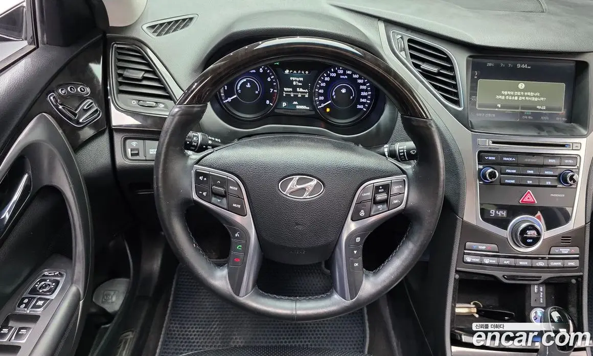 Hyundai Grandeur 2016 2.4 автомат (гидро), фото 19