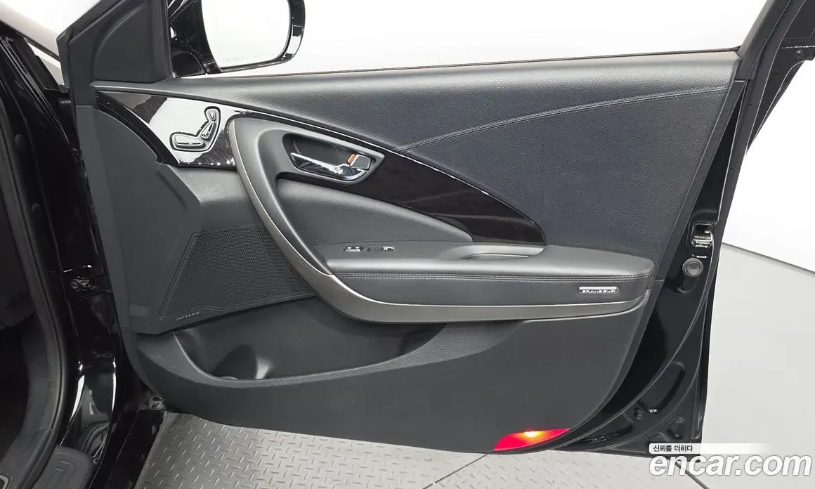 Hyundai Grandeur 2016 2.4 автомат (гидро), фото 14 Hyundai Grandeur 2016 2.4 автомат (гидро), фото 14