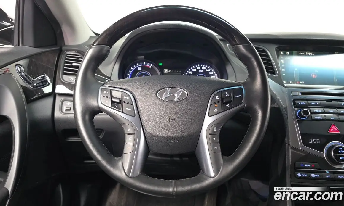 Hyundai Grandeur 2016 2.4 автомат (гидро), фото 19 Hyundai Grandeur 2016 2.4 автомат (гидро), фото 19