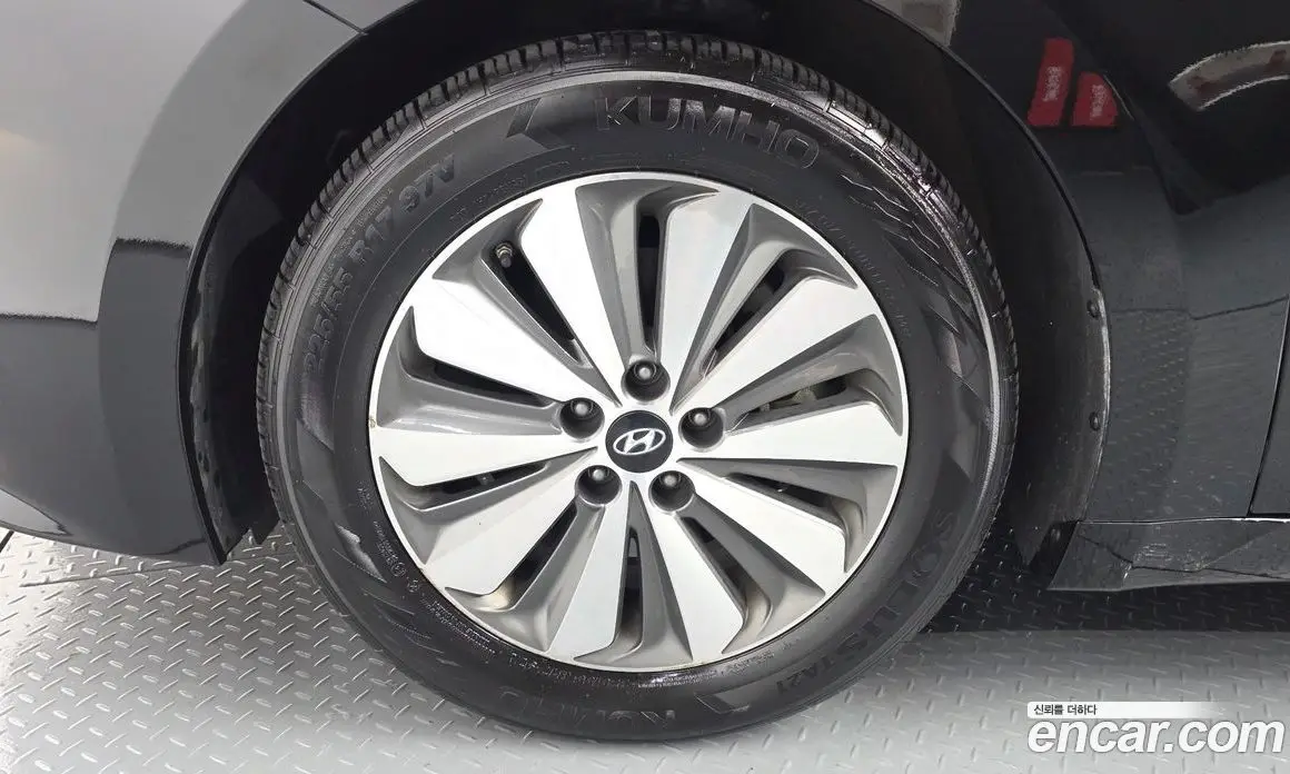 Hyundai Grandeur 2016 2.4 автомат (гидро), фото 5 Hyundai Grandeur 2016 2.4 автомат (гидро), фото 5