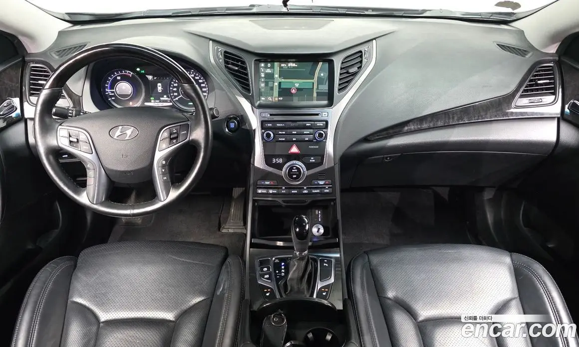 Hyundai Grandeur 2016 2.4 автомат (гидро), фото 10 Hyundai Grandeur 2016 2.4 автомат (гидро), фото 10