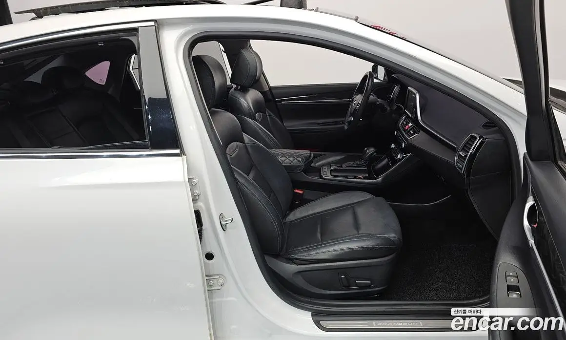 Hyundai Grandeur 2016 3.0 автомат (гидро), фото 16