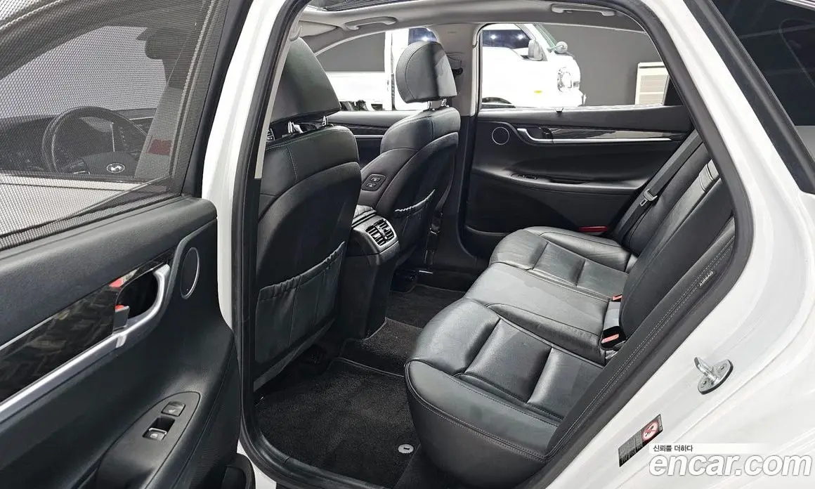 Hyundai Grandeur 2016 3.0 автомат (гидро), фото 17