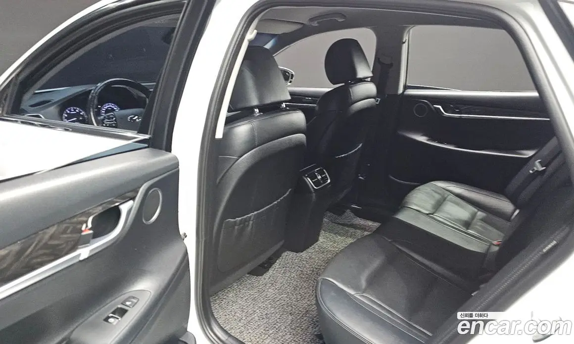 Hyundai Grandeur 2016 2.4 автомат (гидро), фото 11