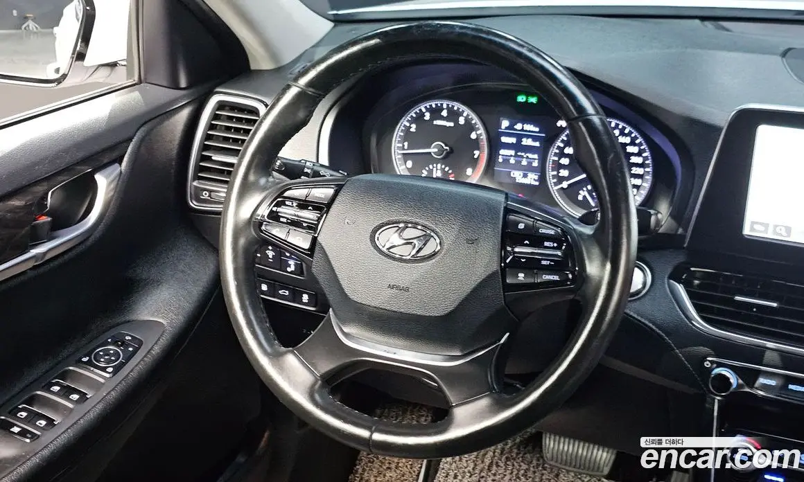 Hyundai Grandeur 2016 2.4 автомат (гидро), фото 13